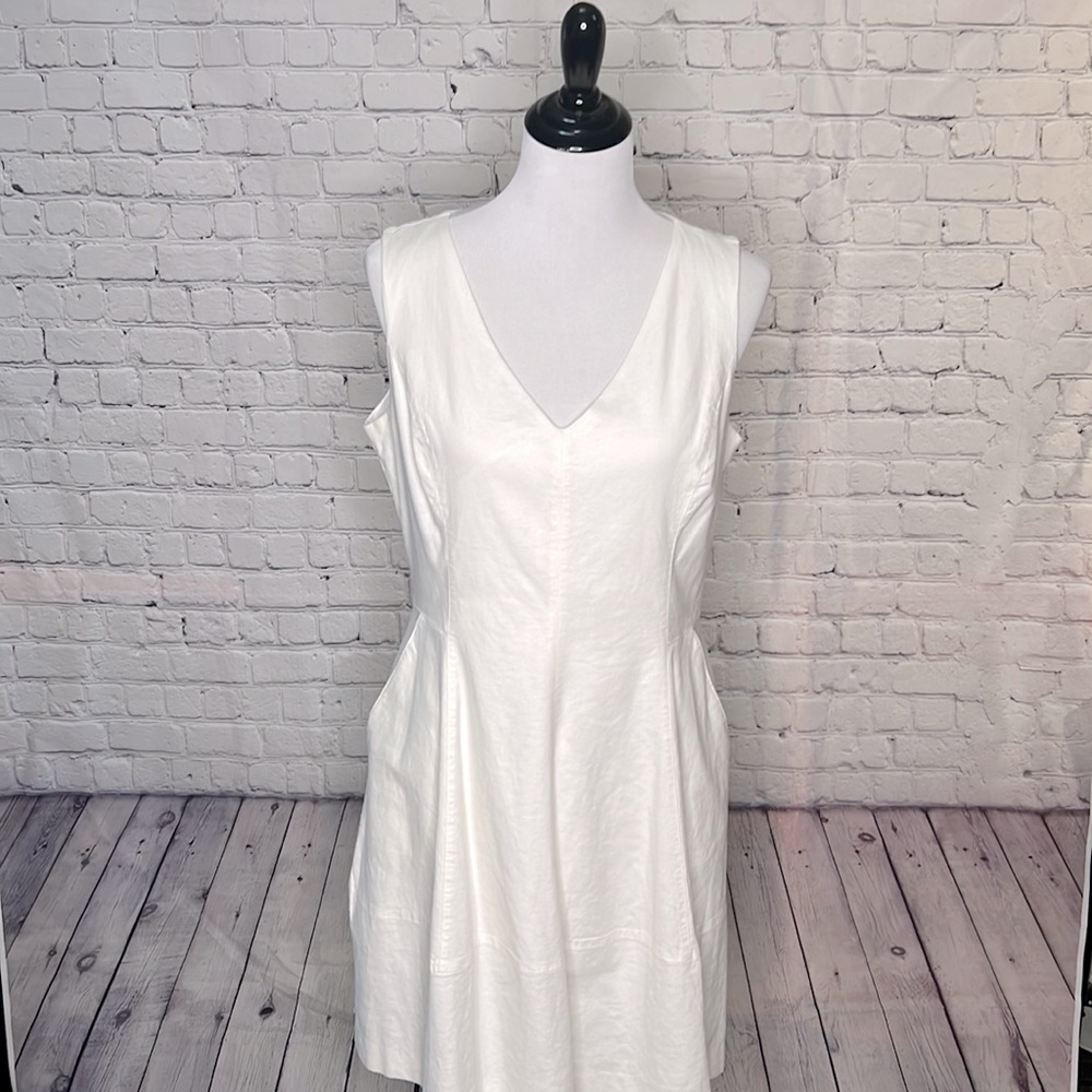 Sz 14 V-neck dress—perfect for graduations, beach pics or family function!